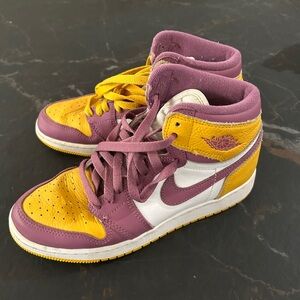 Nike Air Jordan 1 Retro High OG Purple Yellow